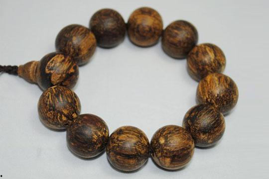 沉香奇楠视频,珍稀香材的传奇魅力与收藏价值